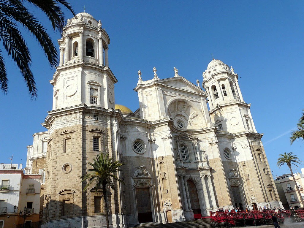 Espagne, centre historique avec la Cathédrale de Cadix, Алжекирас