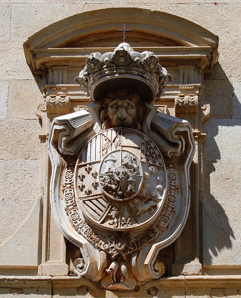 Escudo Palacio de la Audiencia de Cáceres (hoy del Tribunal Sup. de Justicia de Extremadura), Кацерес