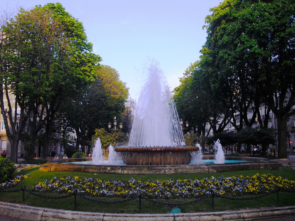 Fuente en Plaza Compostela, Vigo, Galicia, España., Виго