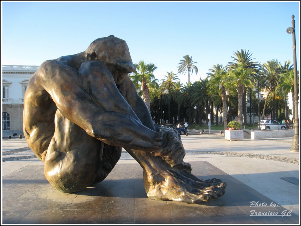 “El Zulo”, escultura de Víctor Ochoa que homenajea en Cartagena a las víctimas del terrorismo.....In memory to the victims of the terrorism......{ By FranciscoGC }., Картахена