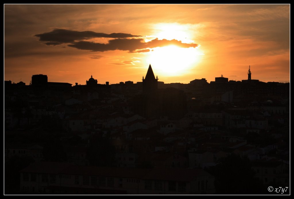 Vista nocturna desde el mirador de Obispo Galarza (Cáceres), Касерес