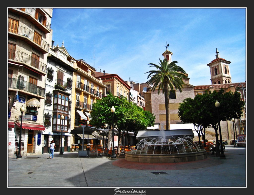 Plaza de Las Flores , con la palmera original.....(By FranciscoGC), Мурсия