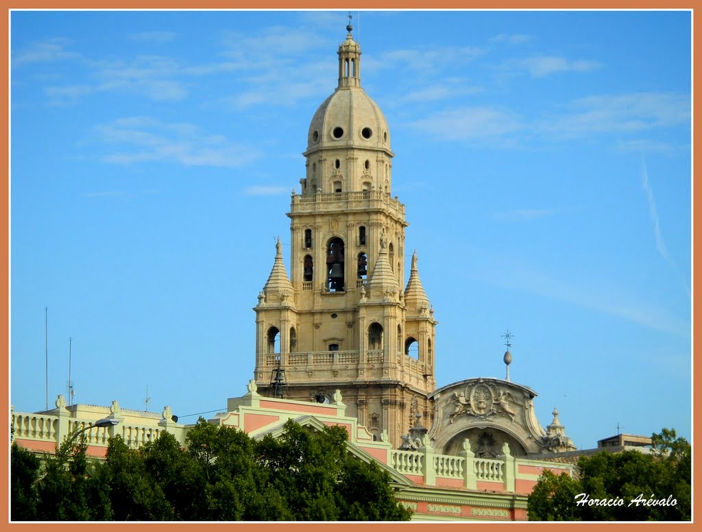 The bell tower of the Cathedral of Santa Maria, Murcia, is 96 meters high and has 25 bells., Мурсия