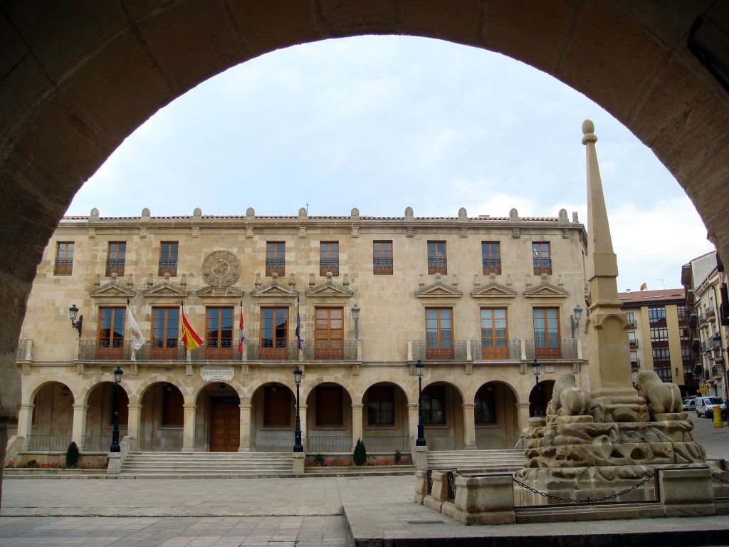 ESPAÑA Plaza Mayor y Ayuntamiento, Soria, Сория