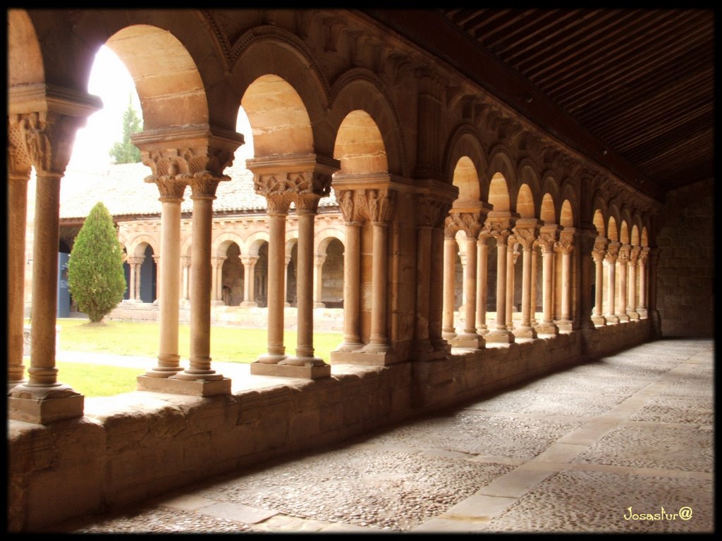 Claustro, Concatedral de San Pedro  (Soria), Сория