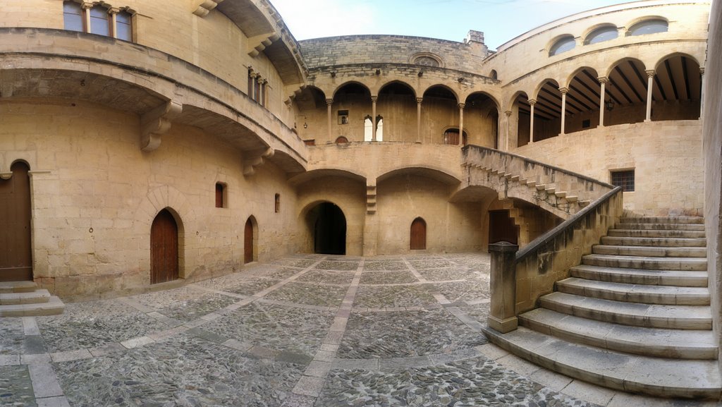 Pati interior del Palau Episcopal de Tortosa, Тортоса
