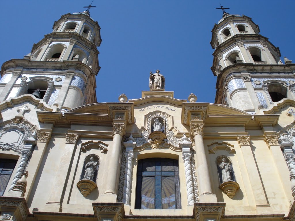 Iglesia San Pedro Telmo, Азул