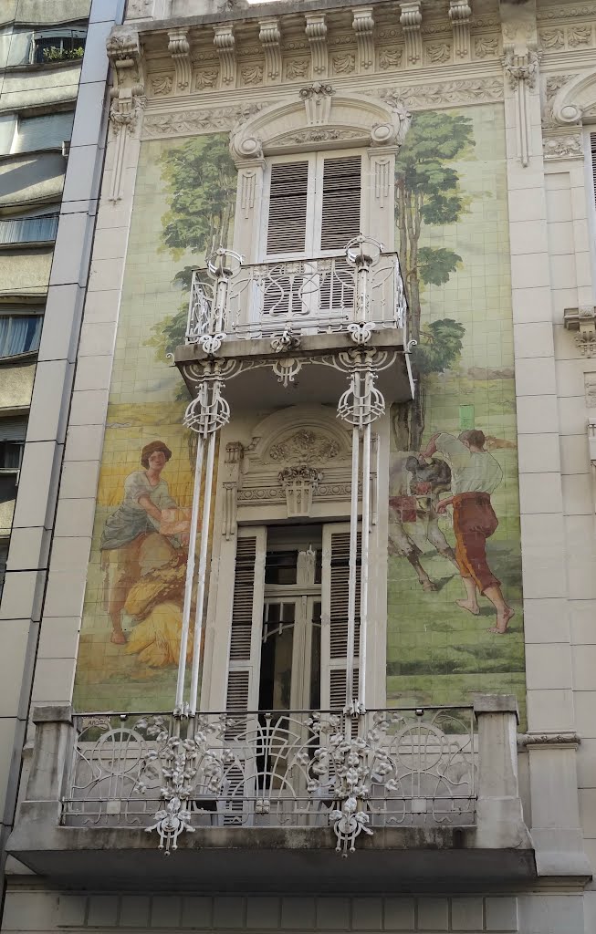 Arte en Buenos Aires - solo hace falta "mirar" -Mural en la fachada de un edificio de la Ciudad Autónoma de Buenos Aires, Азул