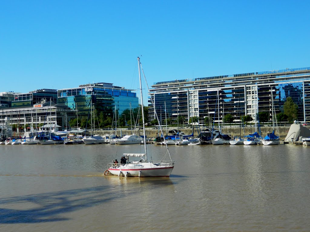 Yacht Club, Puerto Madero, Buenos Aires, Азул
