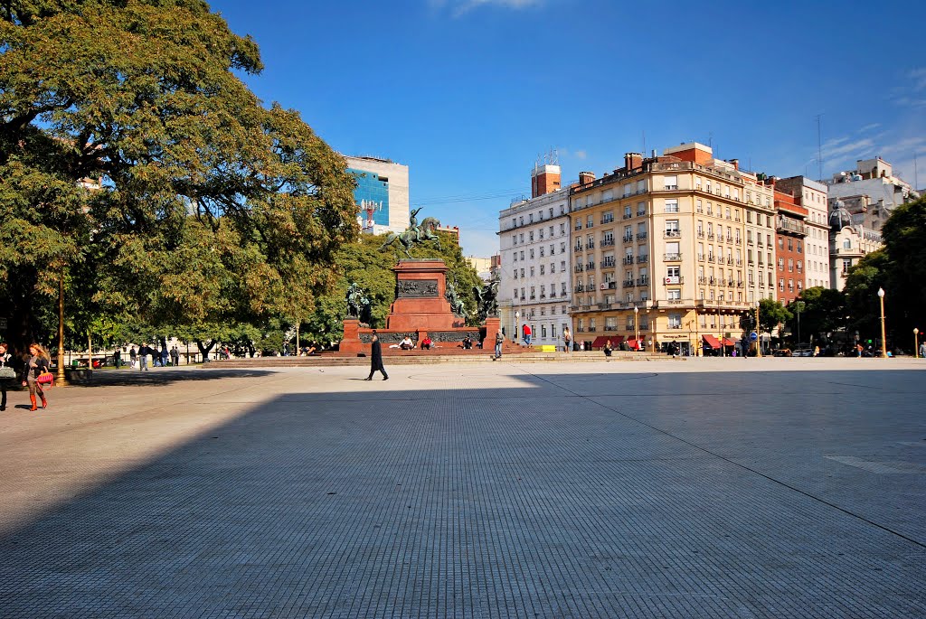 Buenos Aires -Plaza Gral.San Martin, Олаварриа