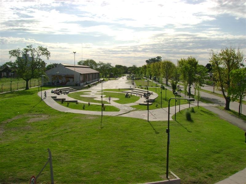Vista de la Plaza España, Пергамино