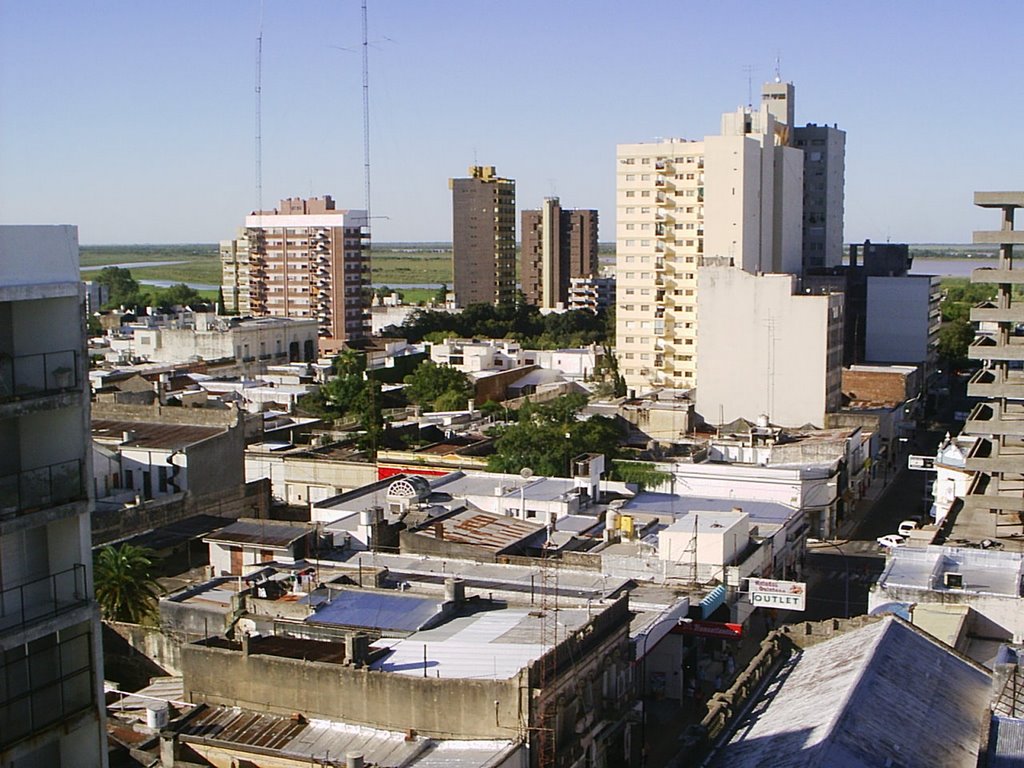 Edificios del centro y ribera al fondo (vista norte) / Lautaro, Сан-Николас