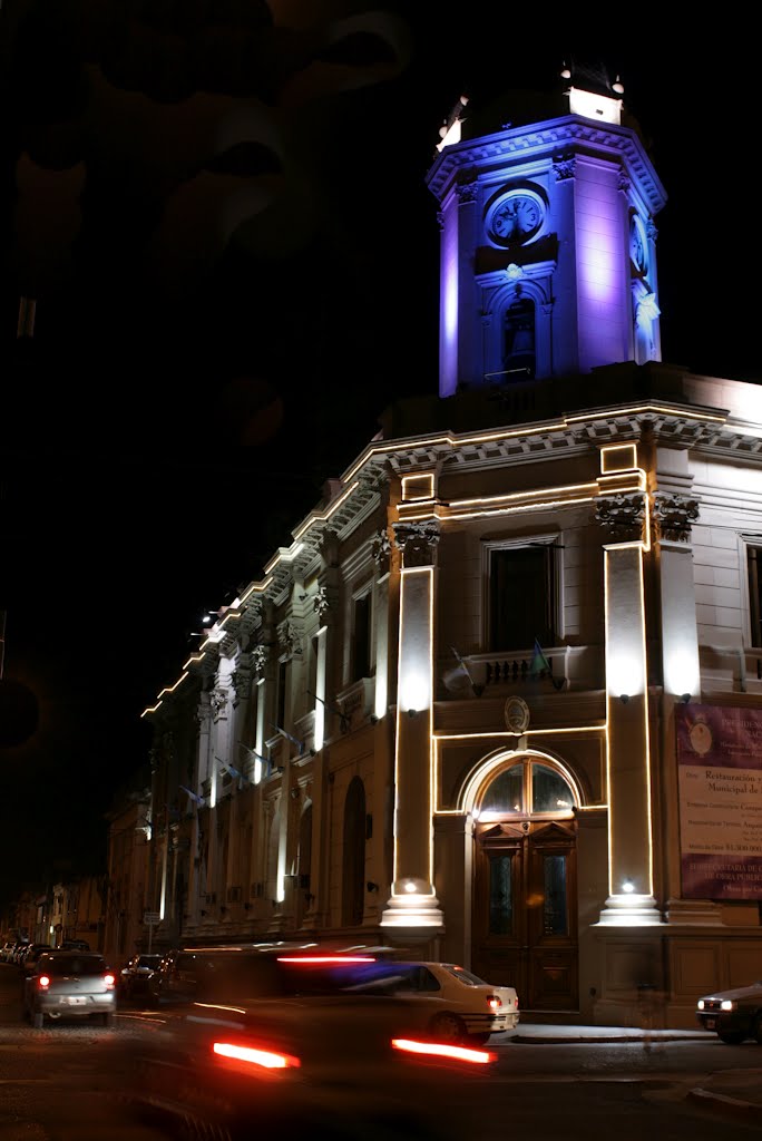Banco Provincia de Buenos Aires suc San Nicolas pintado con luz, Сан-Николас