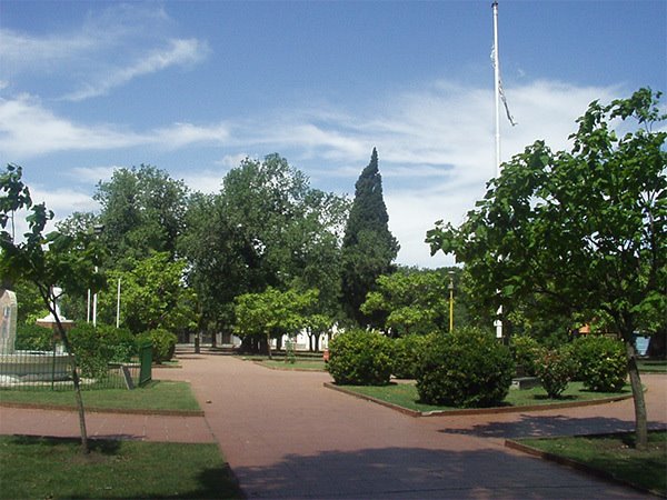 Plaza España, Трес-Арройос