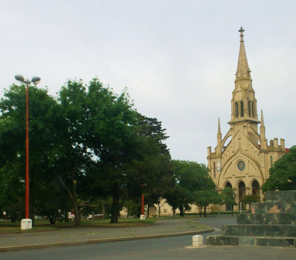 Catedral de Tres Arroyos, Трес-Арройос