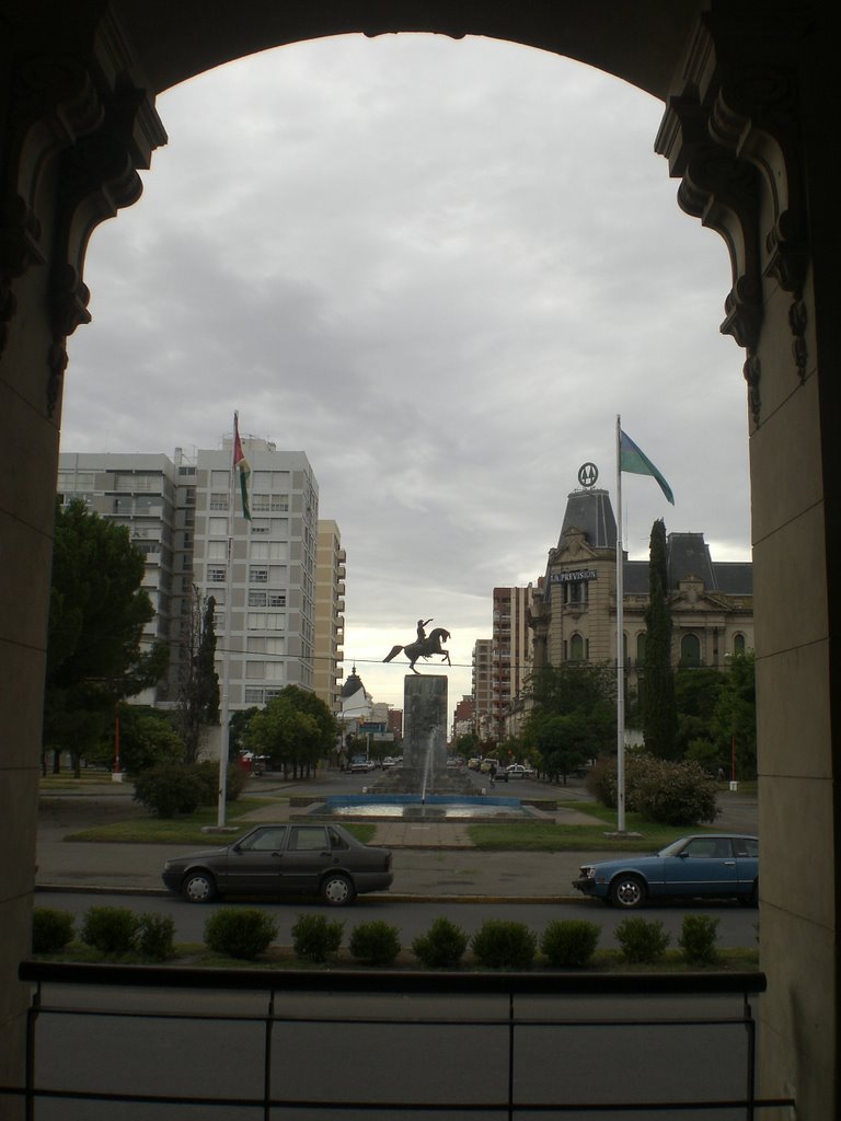 Vista para Plaza San Martim a partir do Palácio Municipal de Tres Arroyos - Argentina, Трес-Арройос