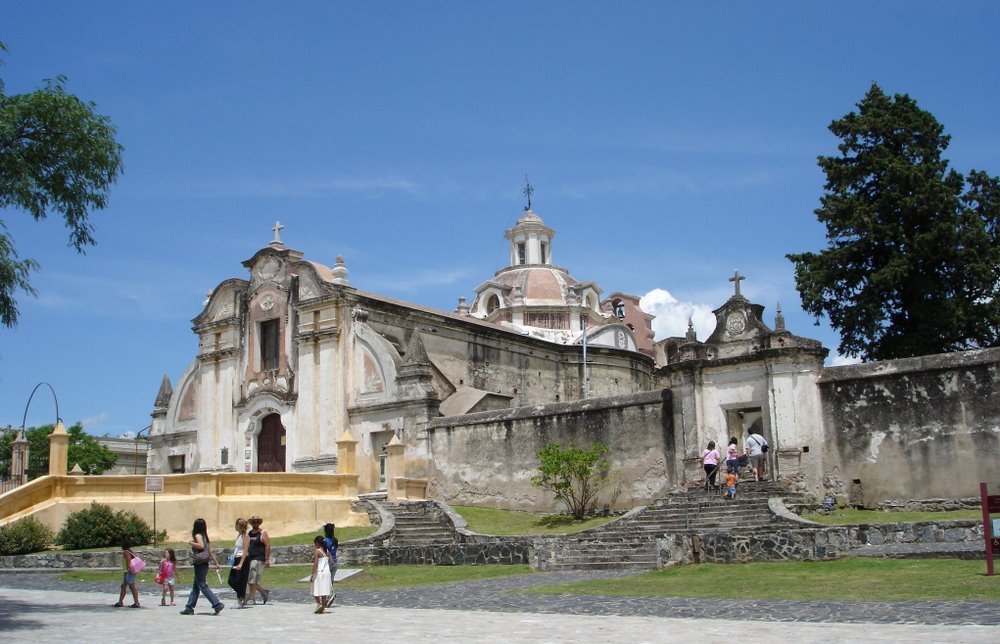 Alta Gracia. Iglesia de la Estancia Jesuítica. Siglos XVII y XVIII, Альта-Грасия