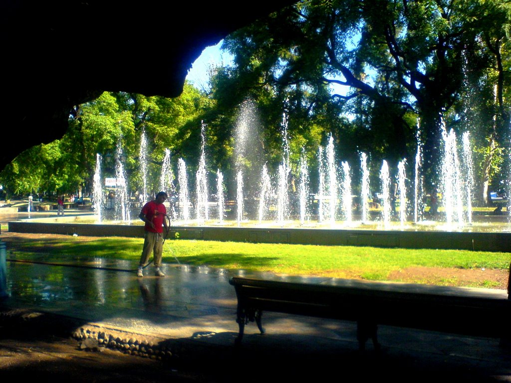 Mendoza,Argentina (plaza republica), Мендоза