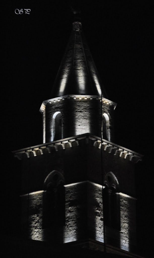 Ripresa notturna Campanile Cattedrale di Santa Maria Assunta XI Secolo (Andria), Андрия