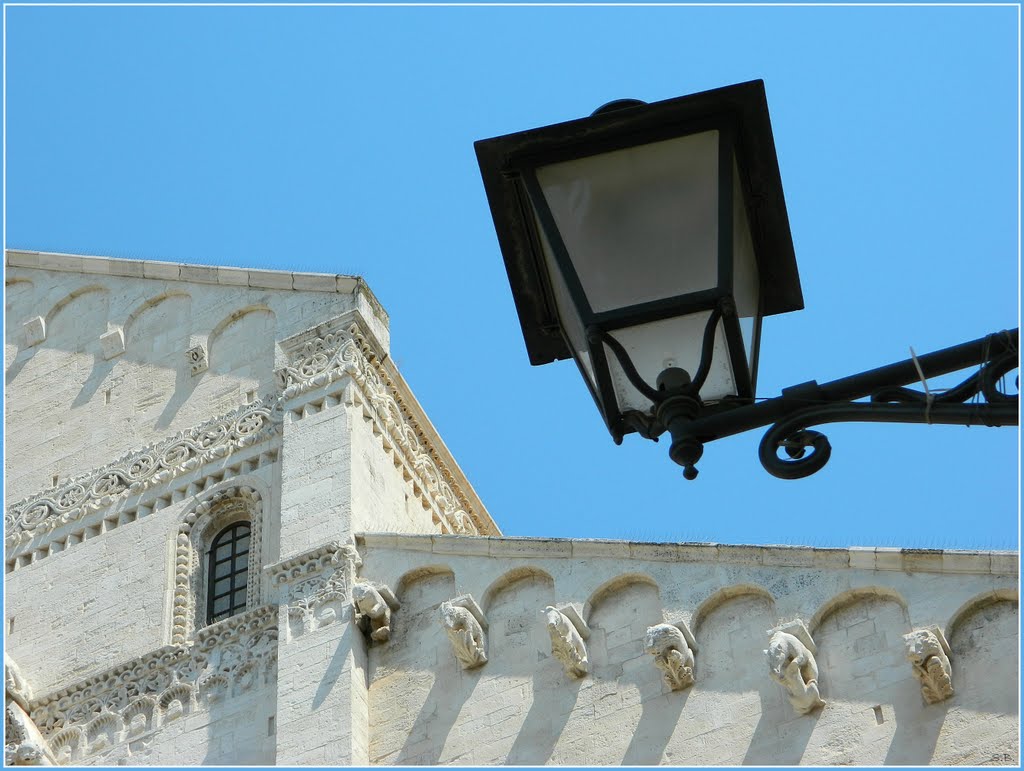 Cattedrale di Bari: particolare, Бари