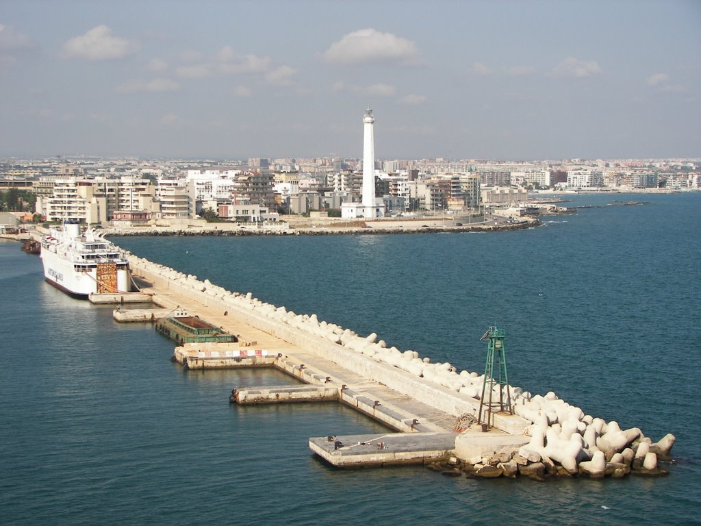 Bari - Hafeneinfahrt, Бари