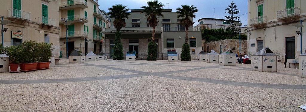 Molfetta, piazza Principe di Napoli, Мольфетта