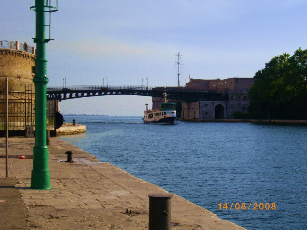 Taranto - ponte girevole, Таранто