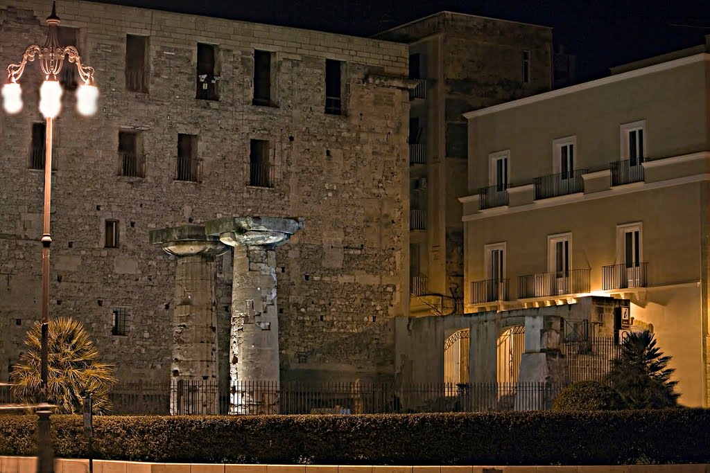 Colonne Doriche del Tempio di Poseidone - Taranto Vecchia, Таранто