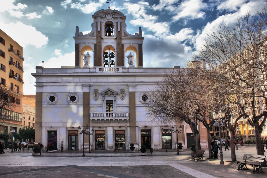 Taranto _ Chiesa del Carmine _ Costruita nel 1577 con il nome "Santa Maria della Misericordia" la facciata fu restaurata nel 1937., Таранто