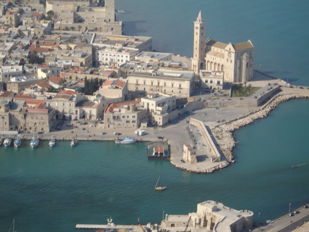 Cattedrale Trani in volo, Трани