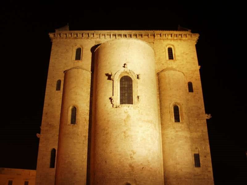 Rückseite der Katedrale von Trani, Трани