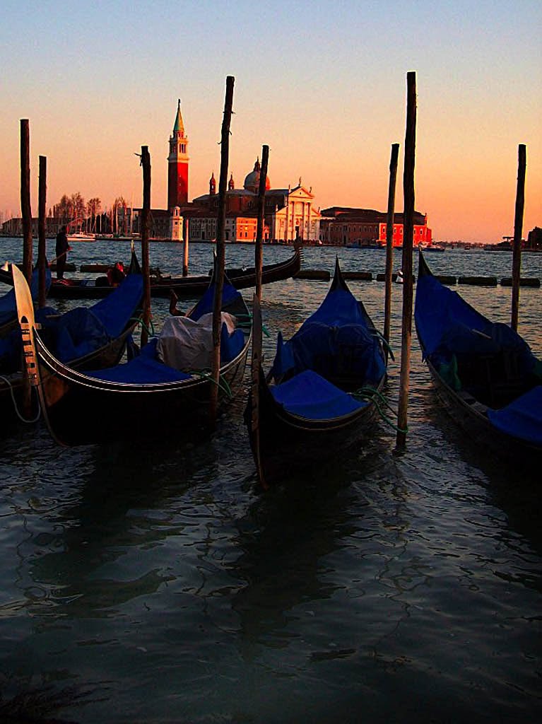 Sunset in Venice .....napnyugta Velencében(A gondolák városa, Velence - VILÁGÖRÖKSÉG)ITALY, Верона