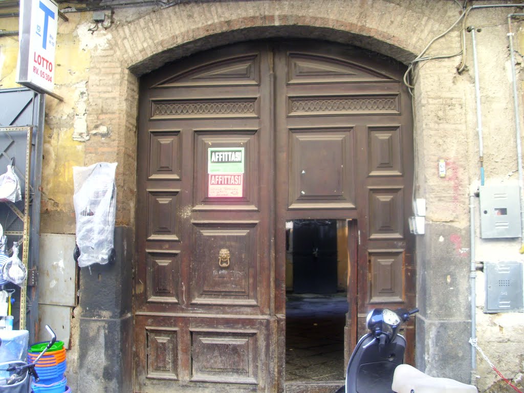 Antico Portone - Via S. Paolo - Aversa, Аверса