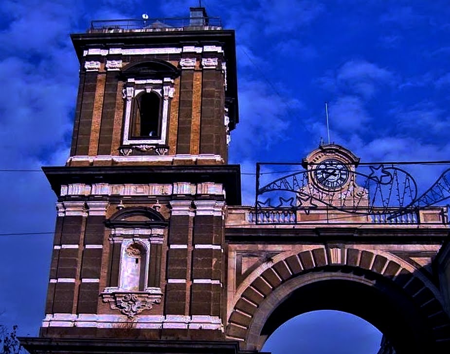 Porta Napoli, Аверса