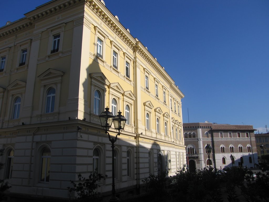 ombre della rocca sul palazzo del governo, Беневенто