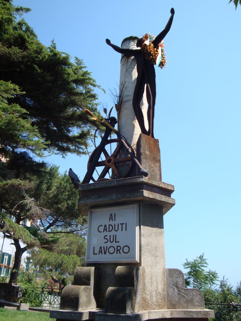 Monumento ai Caduti sul Lavoro, Поццуоли