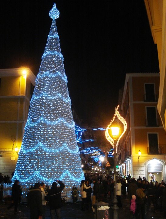 Il corso Vittorio Emanuelle per Natale, Салерно