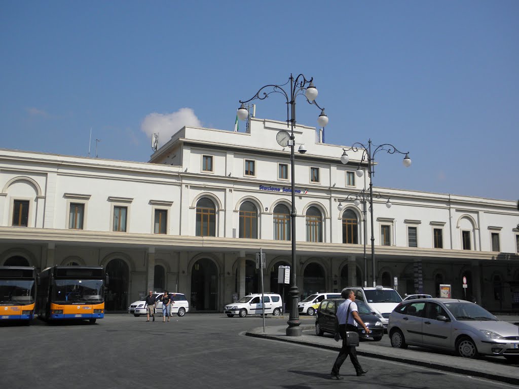 Salerno station, Салерно