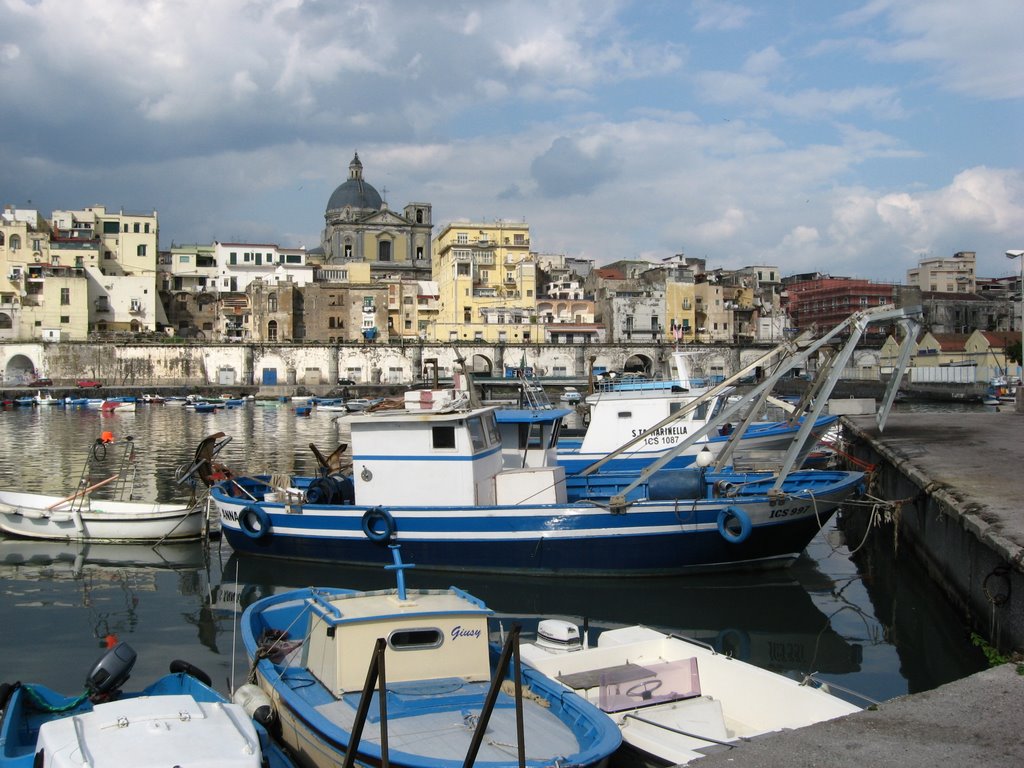 Porto turistico, Торре-Аннунциата