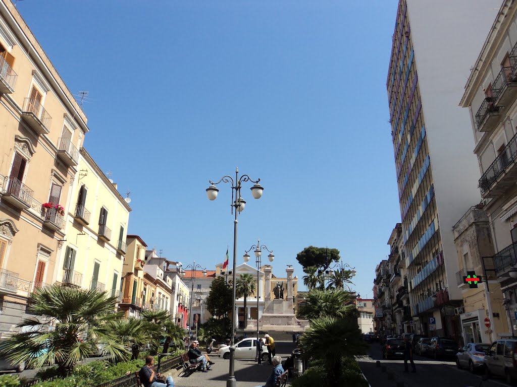 Piazza Ernesto Cesaro, Торре-Аннунциата