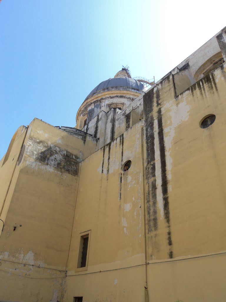 Vista laterale del Santuario dello Spirito Santo, Торре-Аннунциата