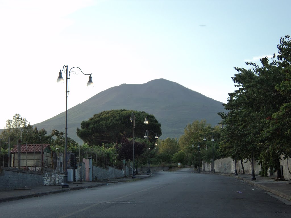 Vesuvio visto da Trecase, Торре-Аннунциата