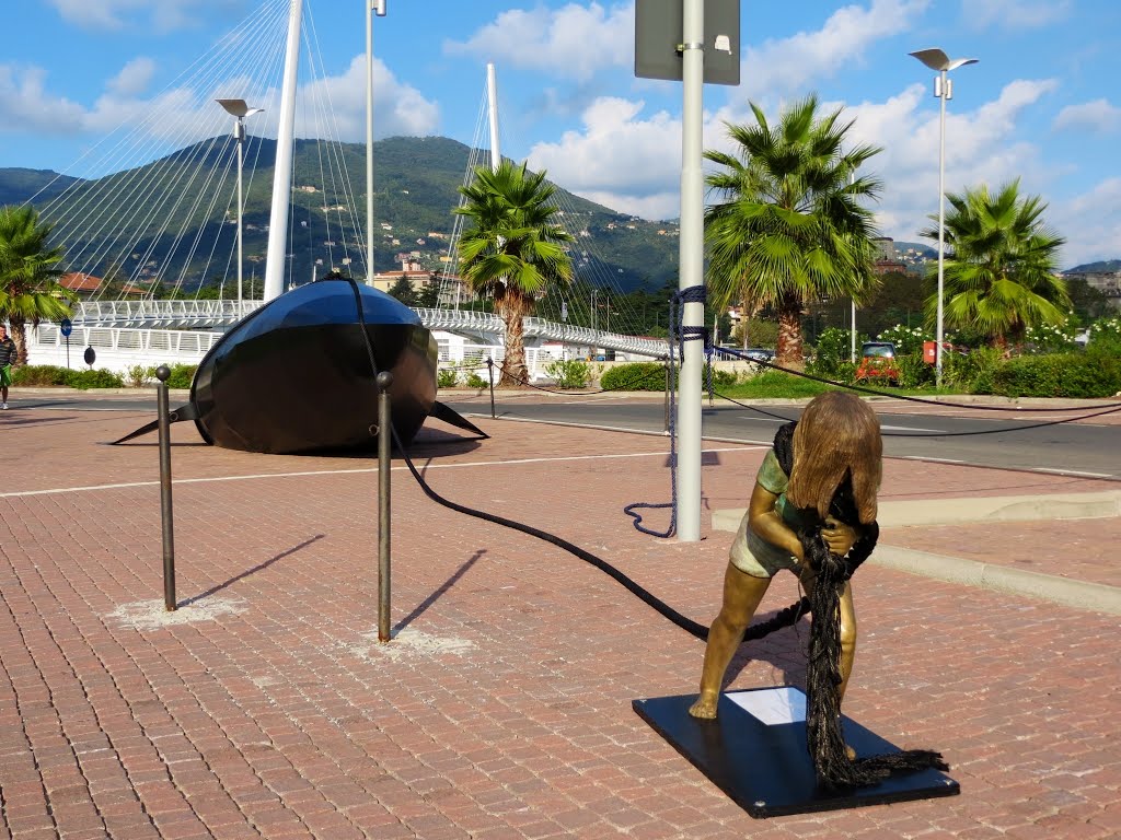 Escultura en el puerto de Spezia, Ла-Специя