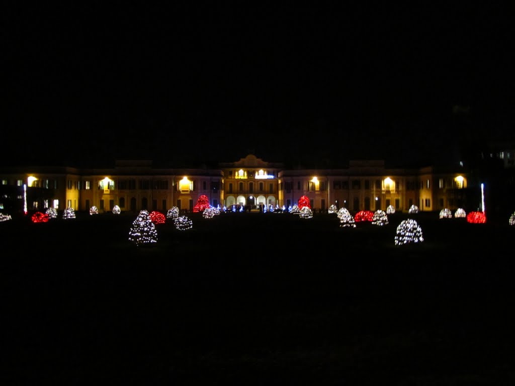 luci di Natale ai Giardini Estensi, Варезе
