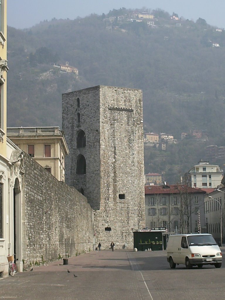 Torre Medioevale, Como, Комо
