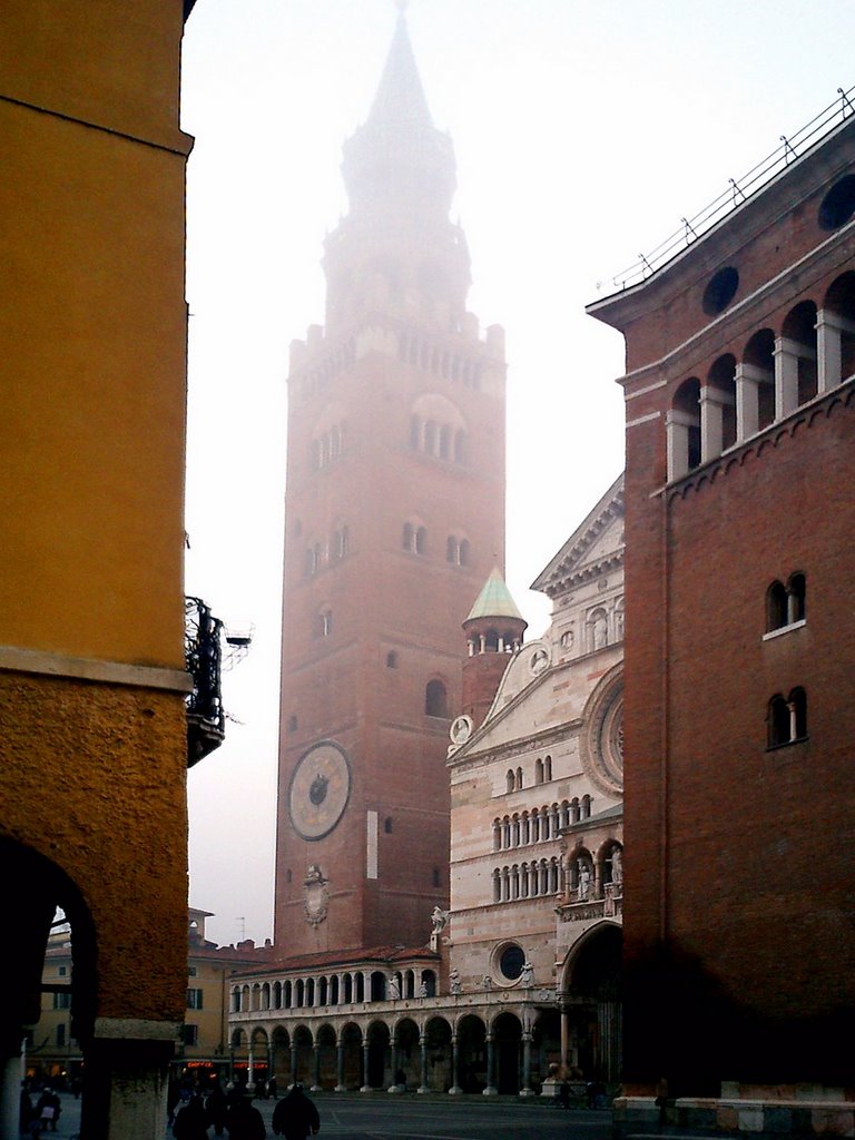 Cremona - Torrazzo nella nebbia, Кремона