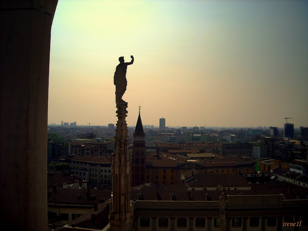 Από την κορυφή του Duomo... (From the top of Duomo...), Милан