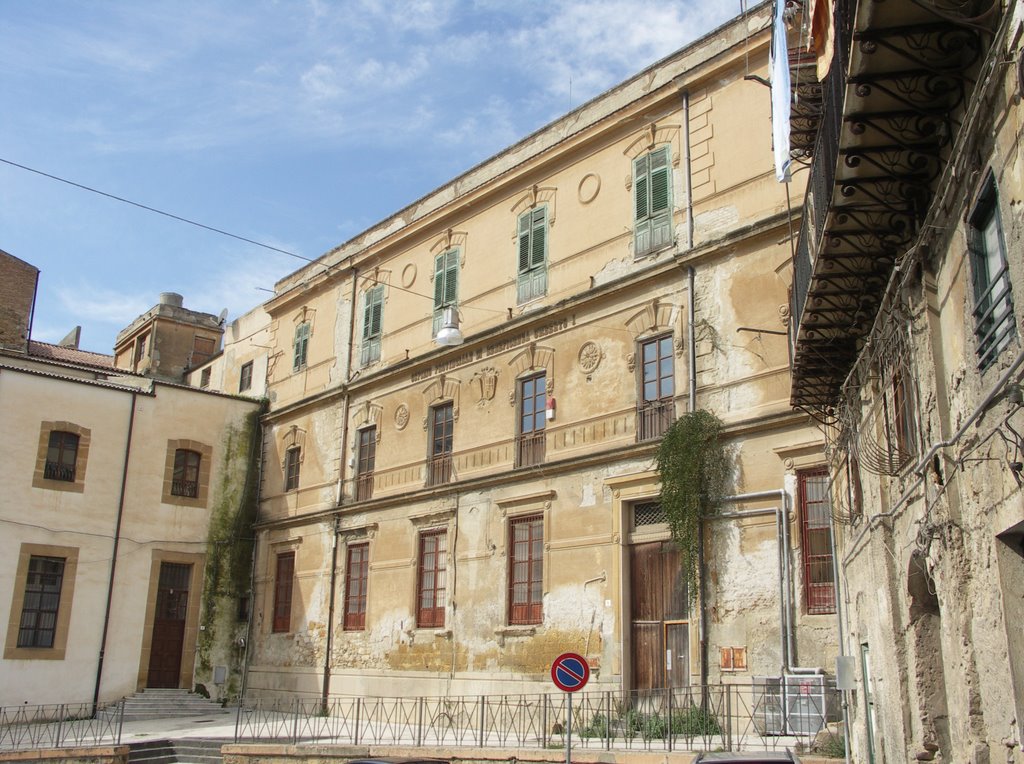 Ex Istituto Umberto I° Via Re DItalia, Калтаниссетта