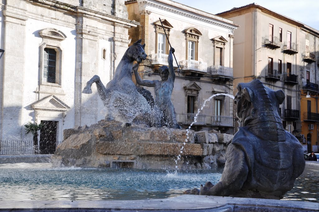 Piazza Garibaldi: "Fontana Tripisciano"  [3], Калтаниссетта