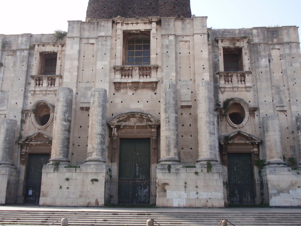 Facade of the Basilica di San Nicola lArena in Catania, Катания